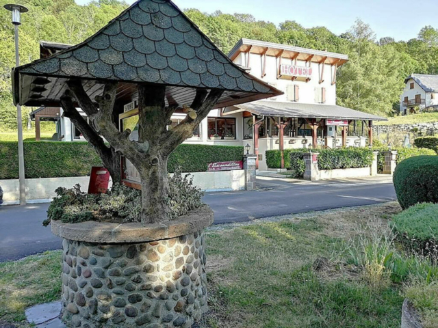 hotel restaurant puy mary puy griou plomb du cantal